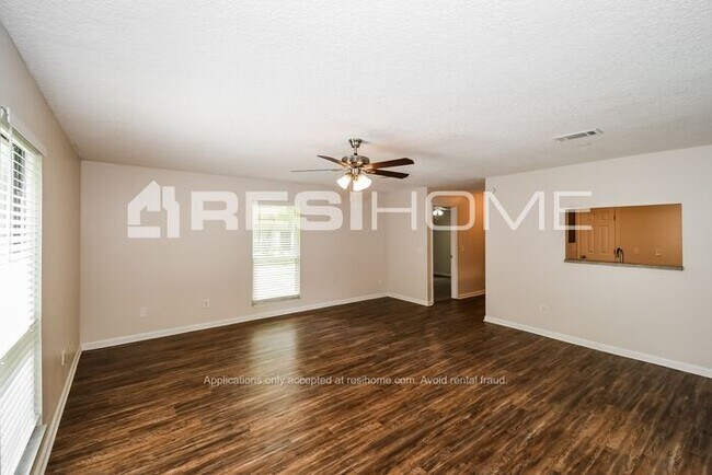 Building Photo - HOME FOR RENT!