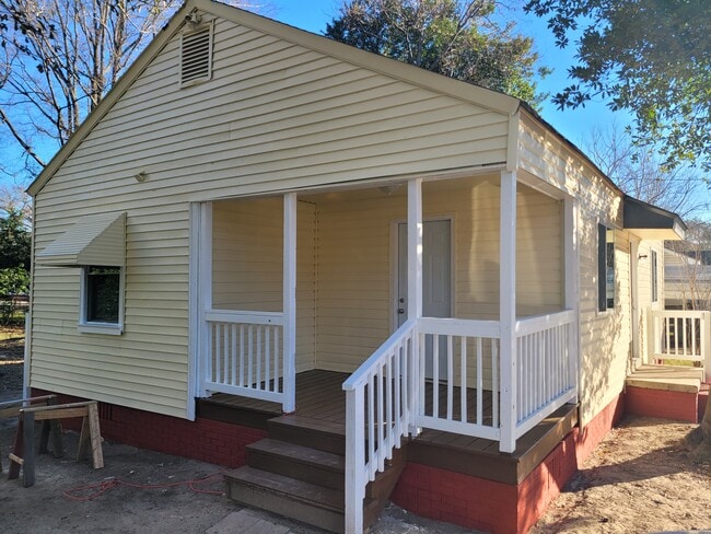 Building Photo - 123 Vinson Dr