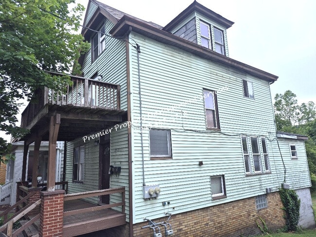 Building Photo - 2412 7th Ave