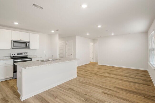 Building Photo - 5033 Rivergrass Dr