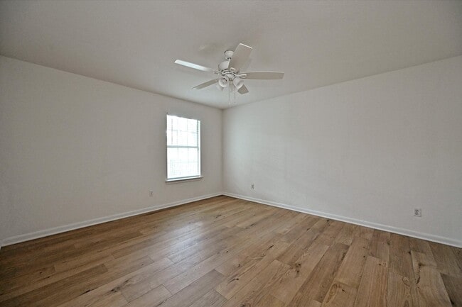 Building Photo - 108 N Mockingbird Cir