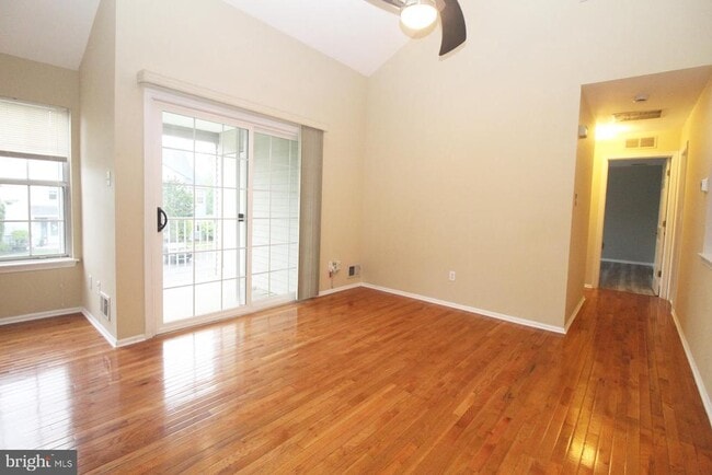 Building Photo - 262 Andover Pl