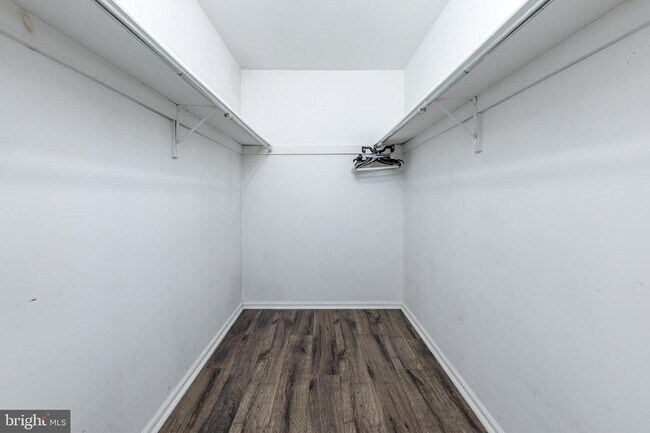 Building Photo - 43 Dover Ct