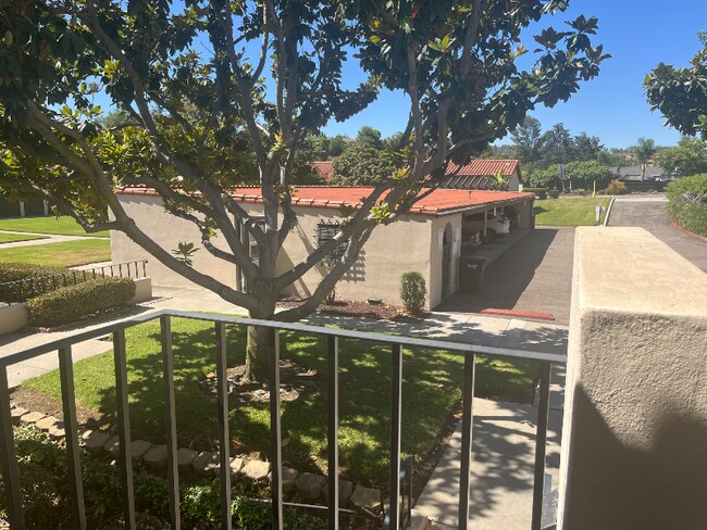 Building Photo - 12102 Rancho Bernardo Rd
