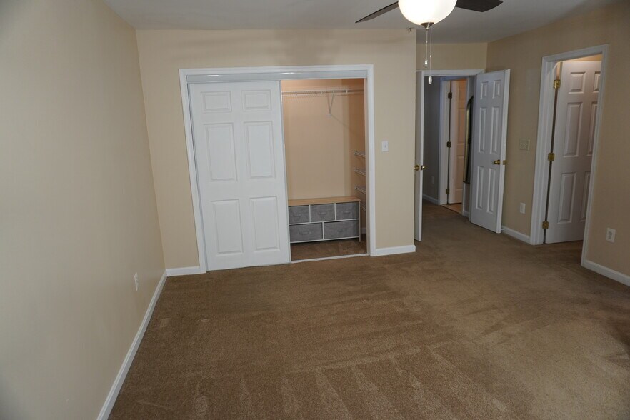 Building Photo - 8381 Township Dr