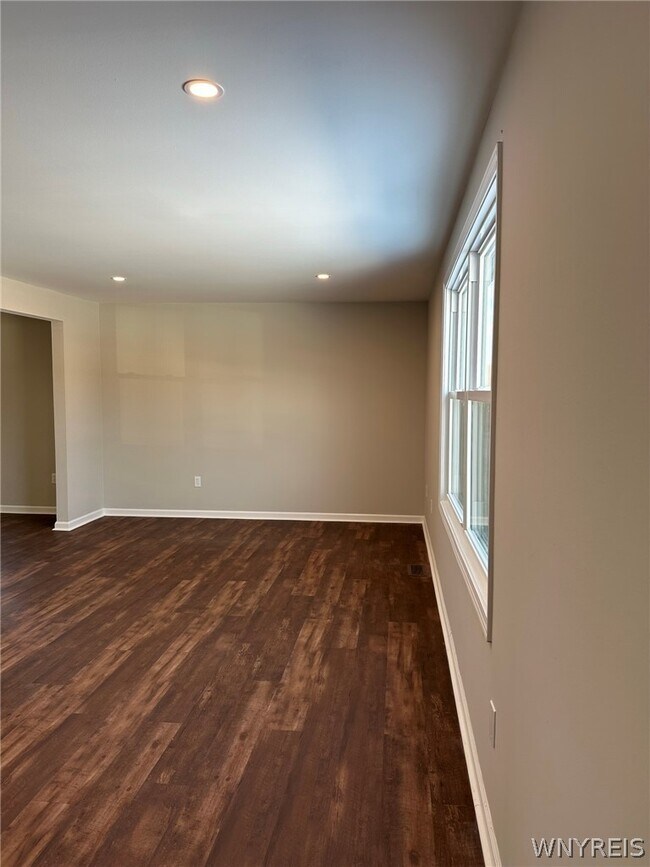 Building Photo - 263 Kaymar Dr