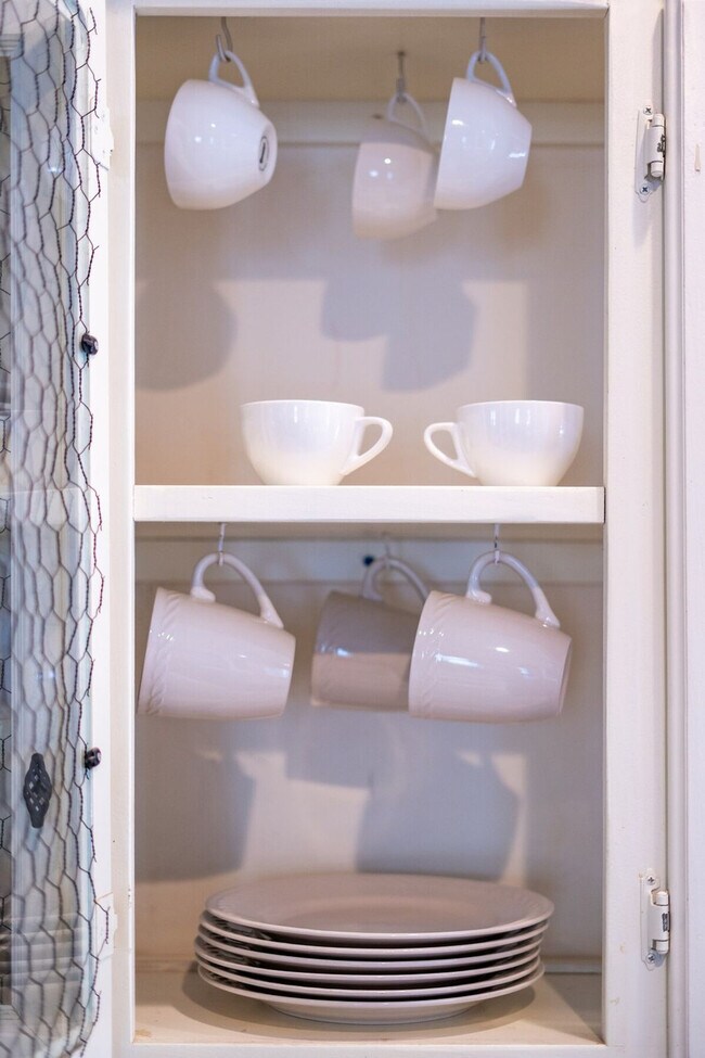 Building Photo - 4955 Hidden Hollow Rd