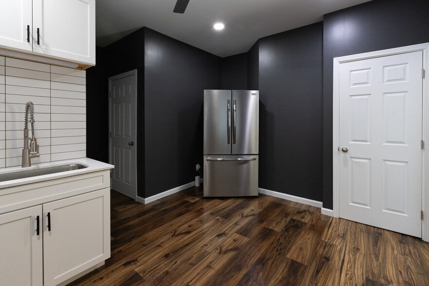 stainless steal new appliances - 953 Dennison Ave