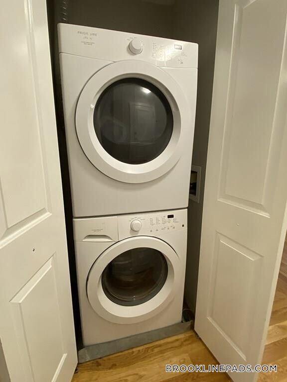 Building Photo - 52 Kent St