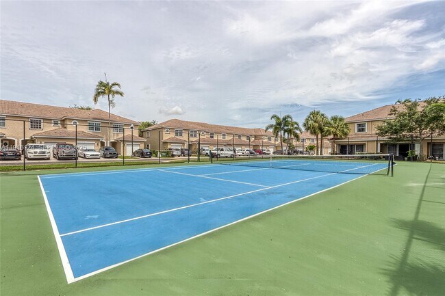 Building Photo - 304 SW 120th Ave