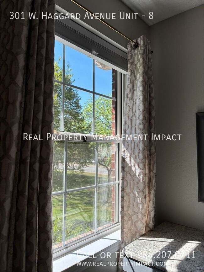 Building Photo - 301 W Haggard Ave