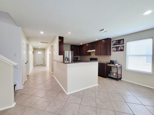 Building Photo - Comfort meets style in this home situated ...