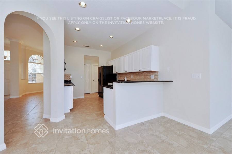 Building Photo - 1800 Wood Haven St