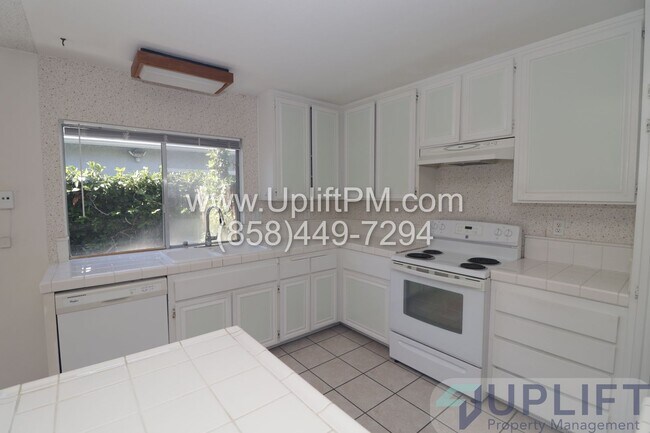 Building Photo - Spacious 4 Bedroom Home in Prime Mira Mesa Location- MOVE IN SPECIAL $300 OFF FIRST MONTH'S RENT!!