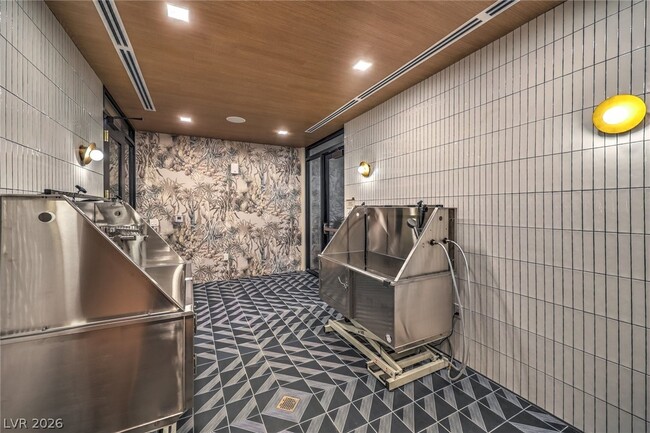 Building Photo - 8475 Michael Cherry Ave