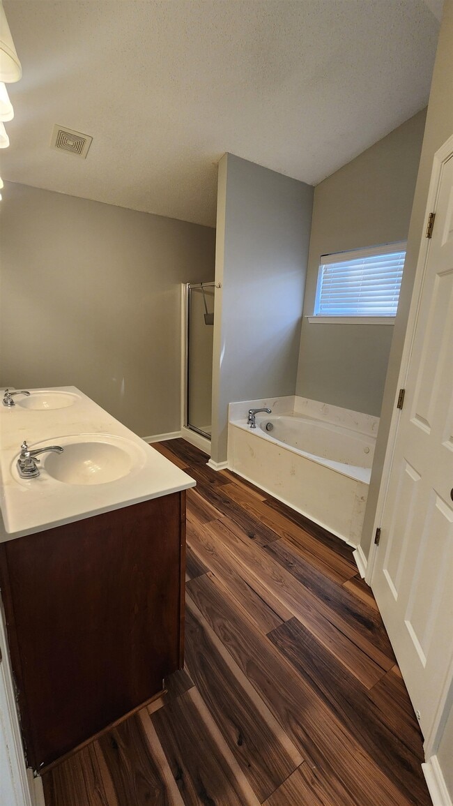 Building Photo - 5510 Underwood Cove