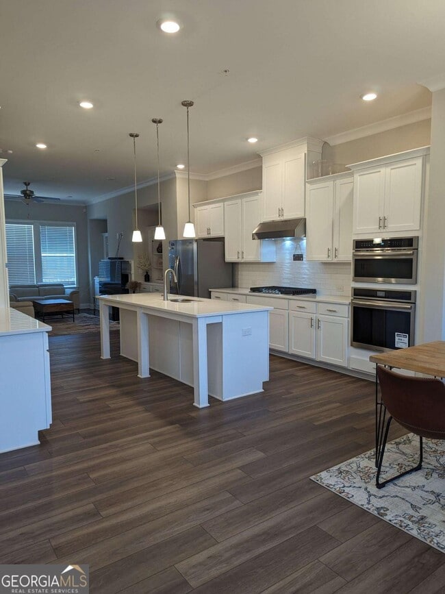 Building Photo - 201 Spike Trl SE