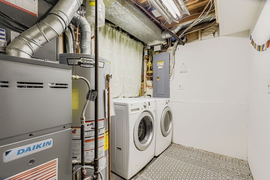 Building Photo - 8293 Gaylord St