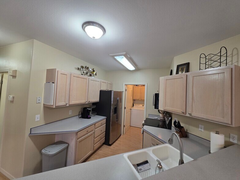 Building Photo - 3030 Lore Rd