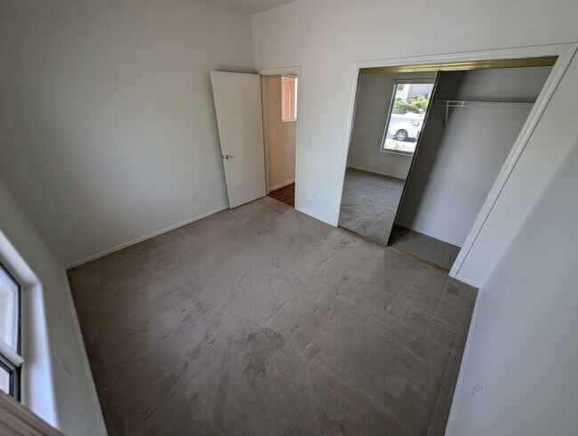 Building Photo - 2829 Vista Butte Dr