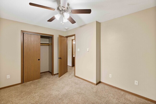 Building Photo - The Ivy | Classic 2 Bedroom