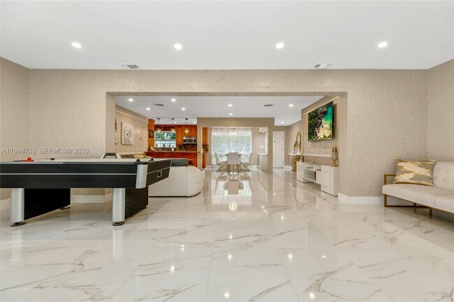 Building Photo - 1960 Coral Reef Dr