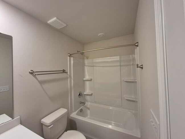 Building Photo - 304 Detroit Ln