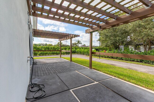 Building Photo - 2889 Appaloosa Trail