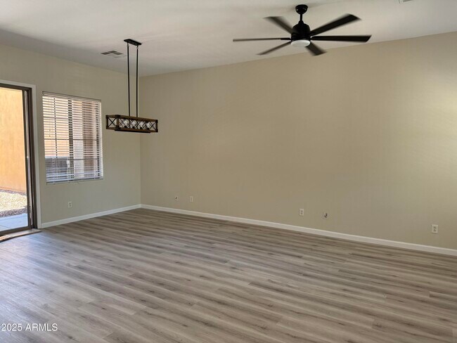 Building Photo - 21122 W Sunrise Ln