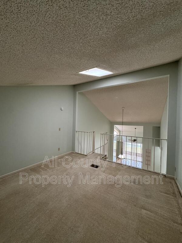 Building Photo - 542 Lake Carolyn Cir