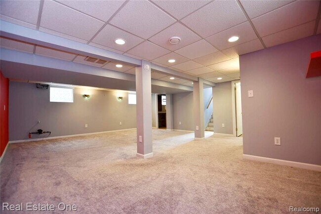 Building Photo - 610 Marlin Ave