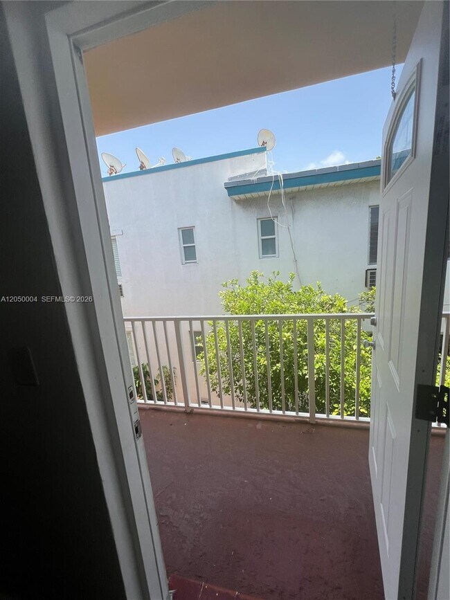 Building Photo - 7720 Harding Ave