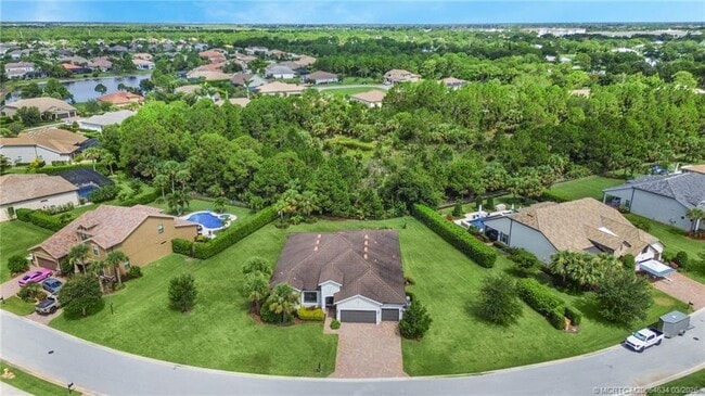 Building Photo - 724 SW Sea Green St