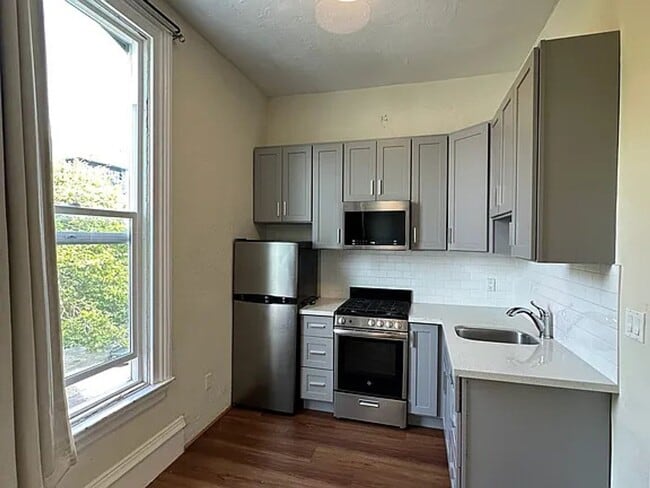 Building Photo - Pacific Heights Studio for Rent!