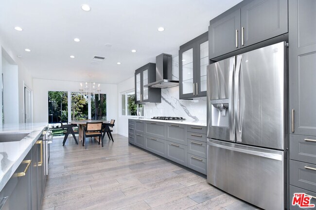 Building Photo - 4678 White Oak Ave