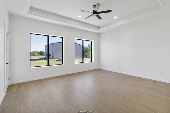 Building Photo - 4558 Hicks Ln