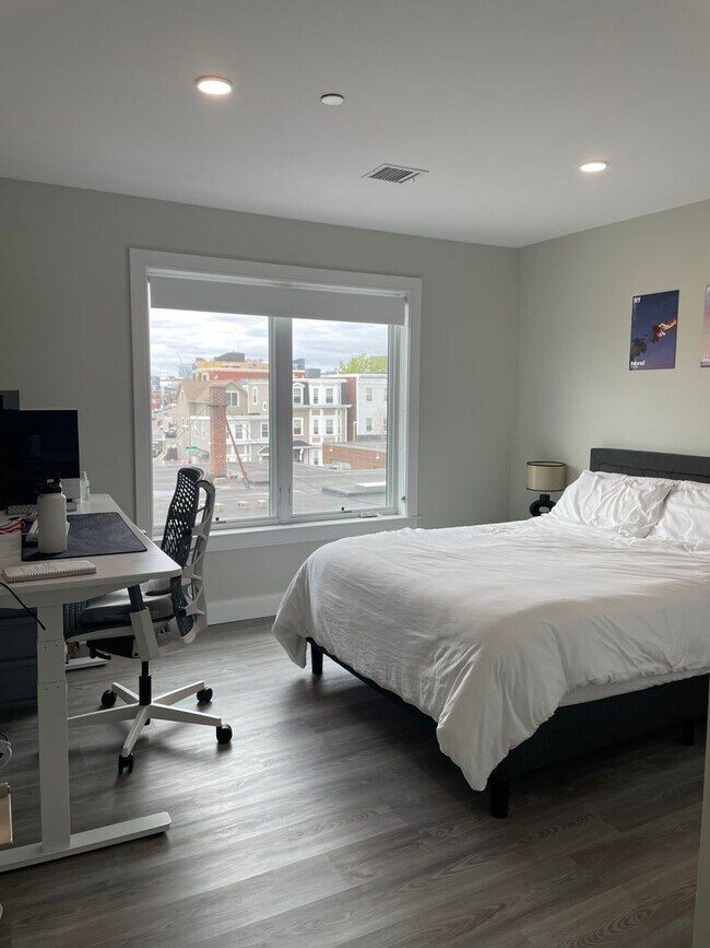 Building Photo - GORGEOUS RECENT SOUTH BOSTON RENOVATION