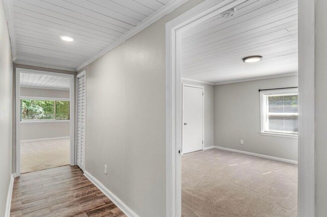 Building Photo - Charming 3-Bedroom Home in Pensacola!
