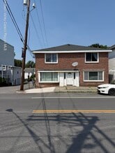 Building Photo - 217 Mansion St