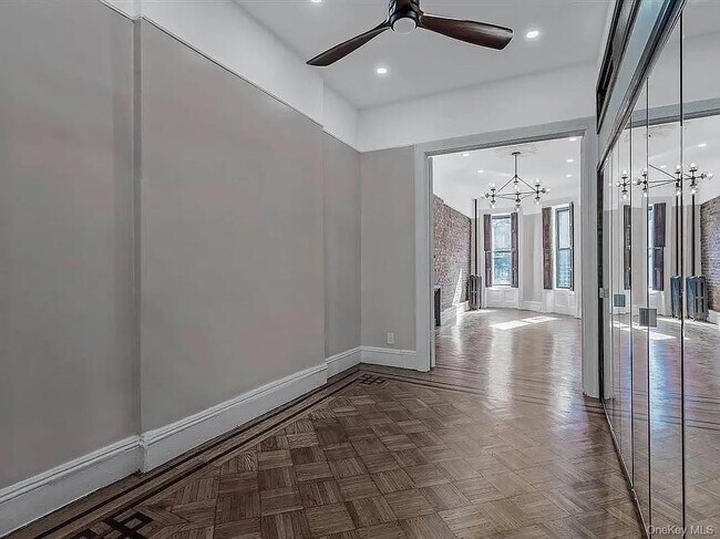 Building Photo - 643 Decatur St