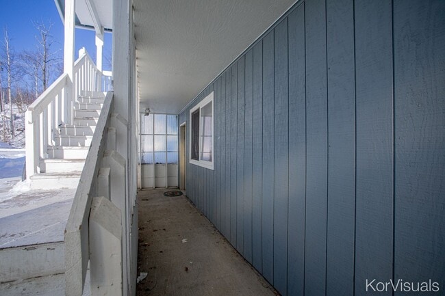 Building Photo - 1 BD, 1 BA Apartment Nestled Back on a Cul-de-Sac