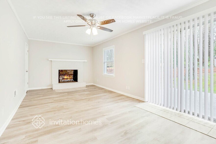 Building Photo - 399 Dorsey Cir SW
