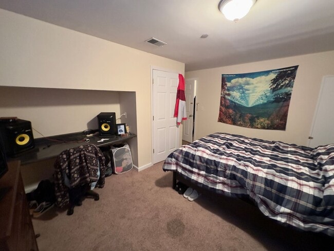 Building Photo - 1803 N 17th St