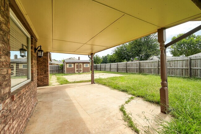 Building Photo - 6524 Eastbourne Ln