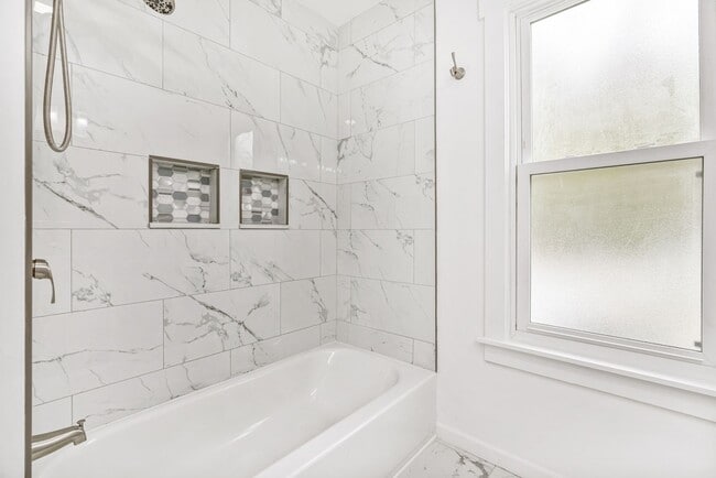 Building Photo - Beautiful Fully Renovated 3 Bedroom Home In Swissvale.  Available Immediately.