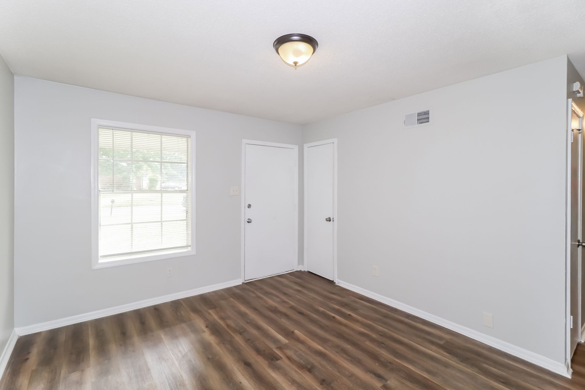 Building Photo - 6150 Devon Cir