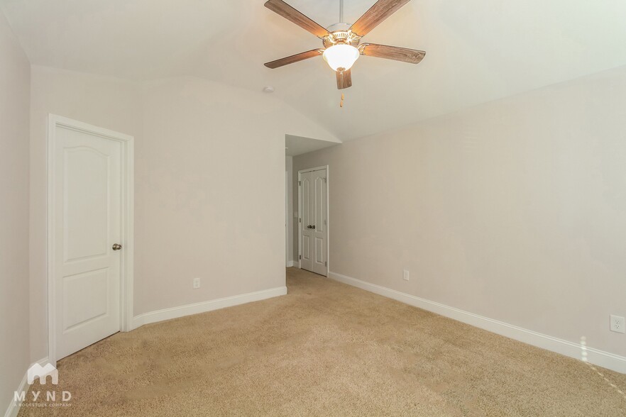 Building Photo - 7881 Waterwillow Dr