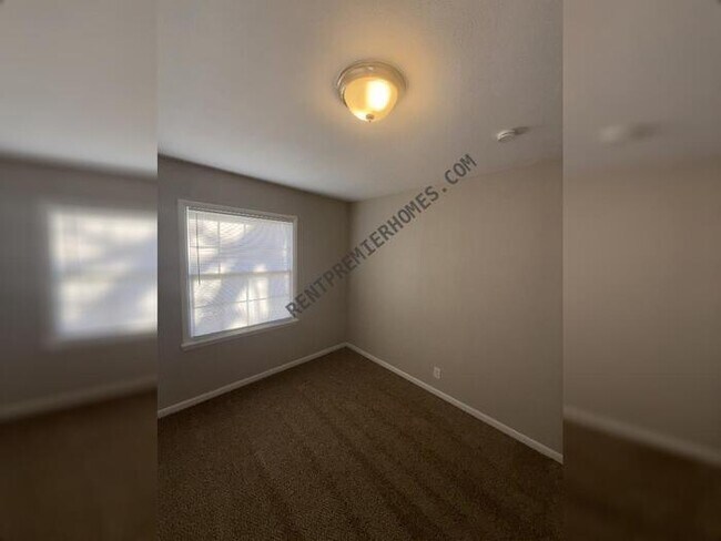 Building Photo - 3903 N Aydelotte Ave