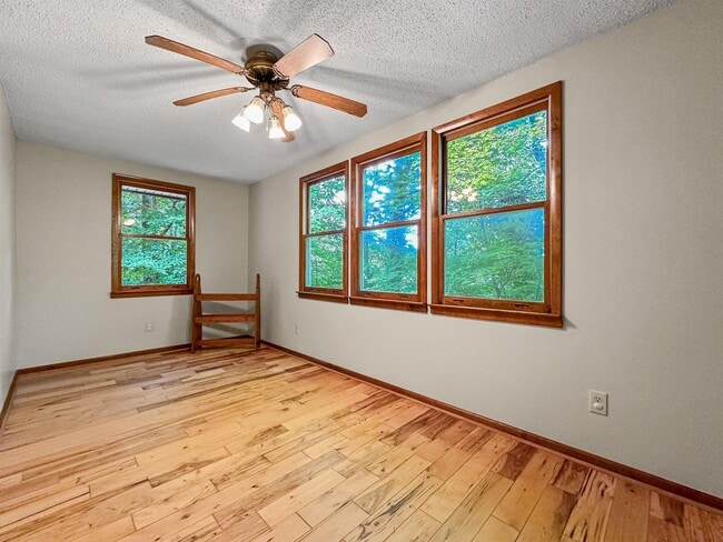 Building Photo - 8835 Tallow Tree Rd