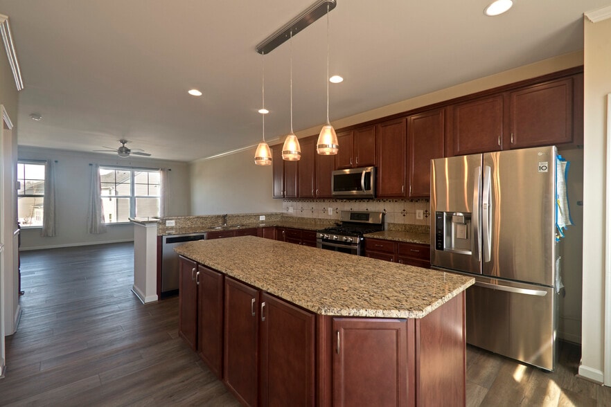 Stainless Steel Appliances - 105 Gristmill Ct